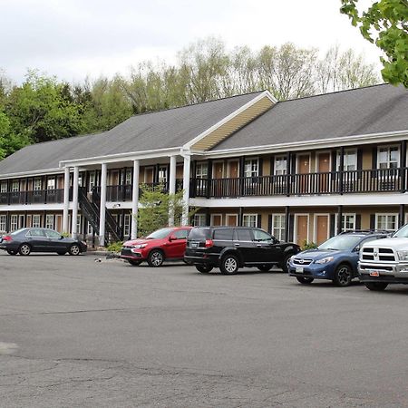 Newbury Inn บรูคฟิลด์ ภายนอก รูปภาพ
