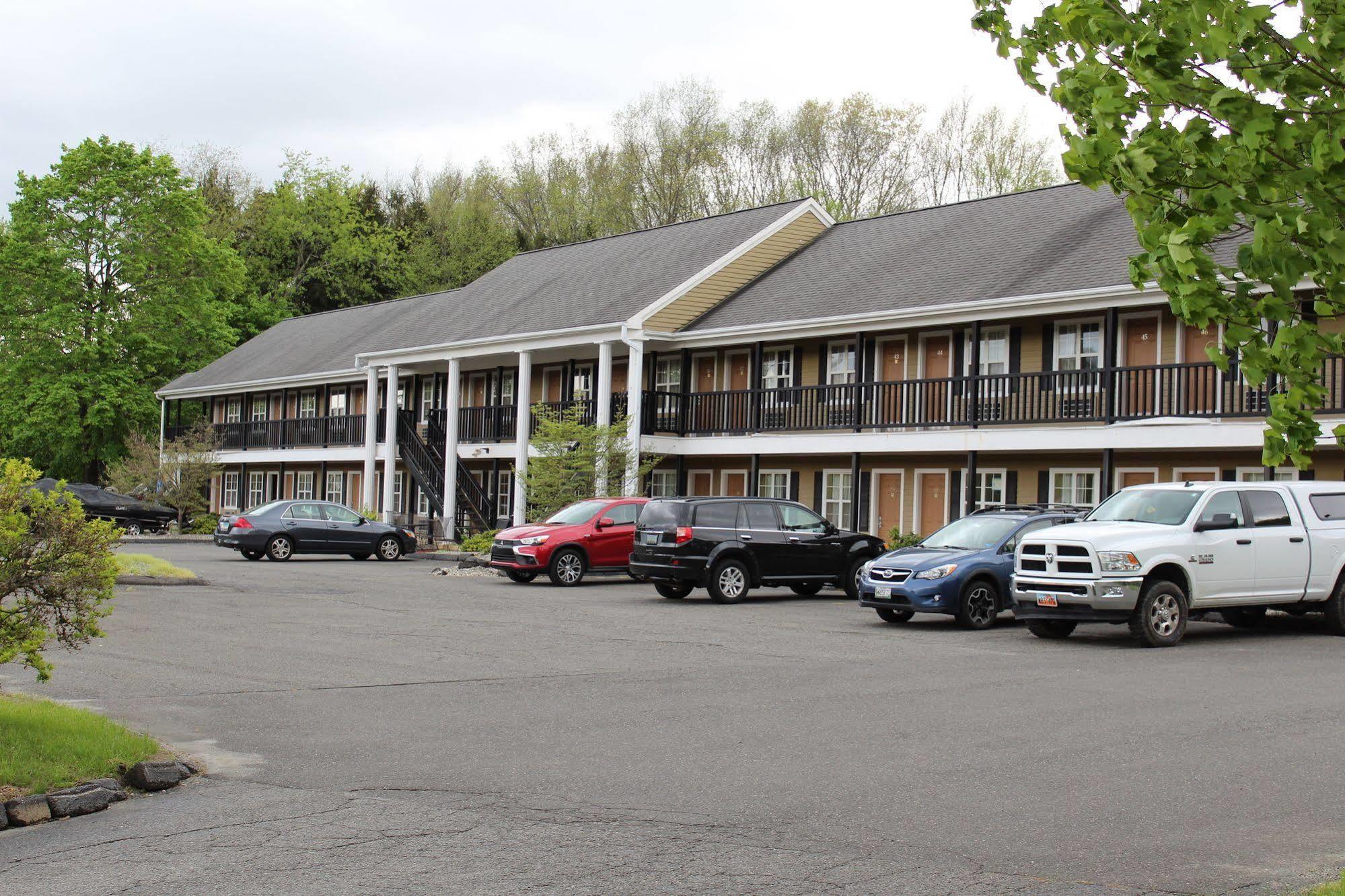 Newbury Inn บรูคฟิลด์ ภายนอก รูปภาพ
